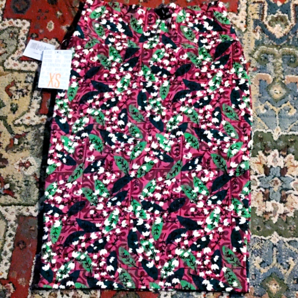 XS LulaRoe Cassie Skirt